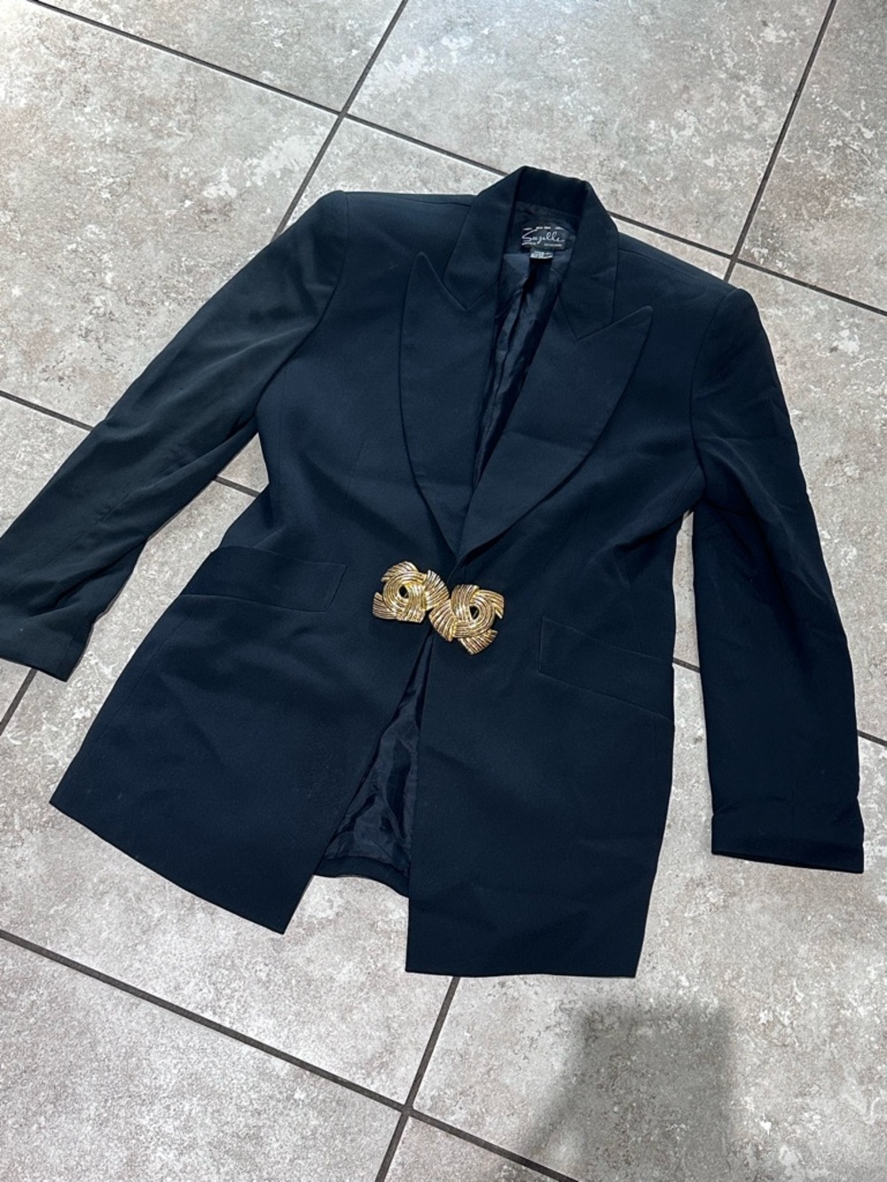 Vintage Suzelle black blazer with gold tone buckle sz 10